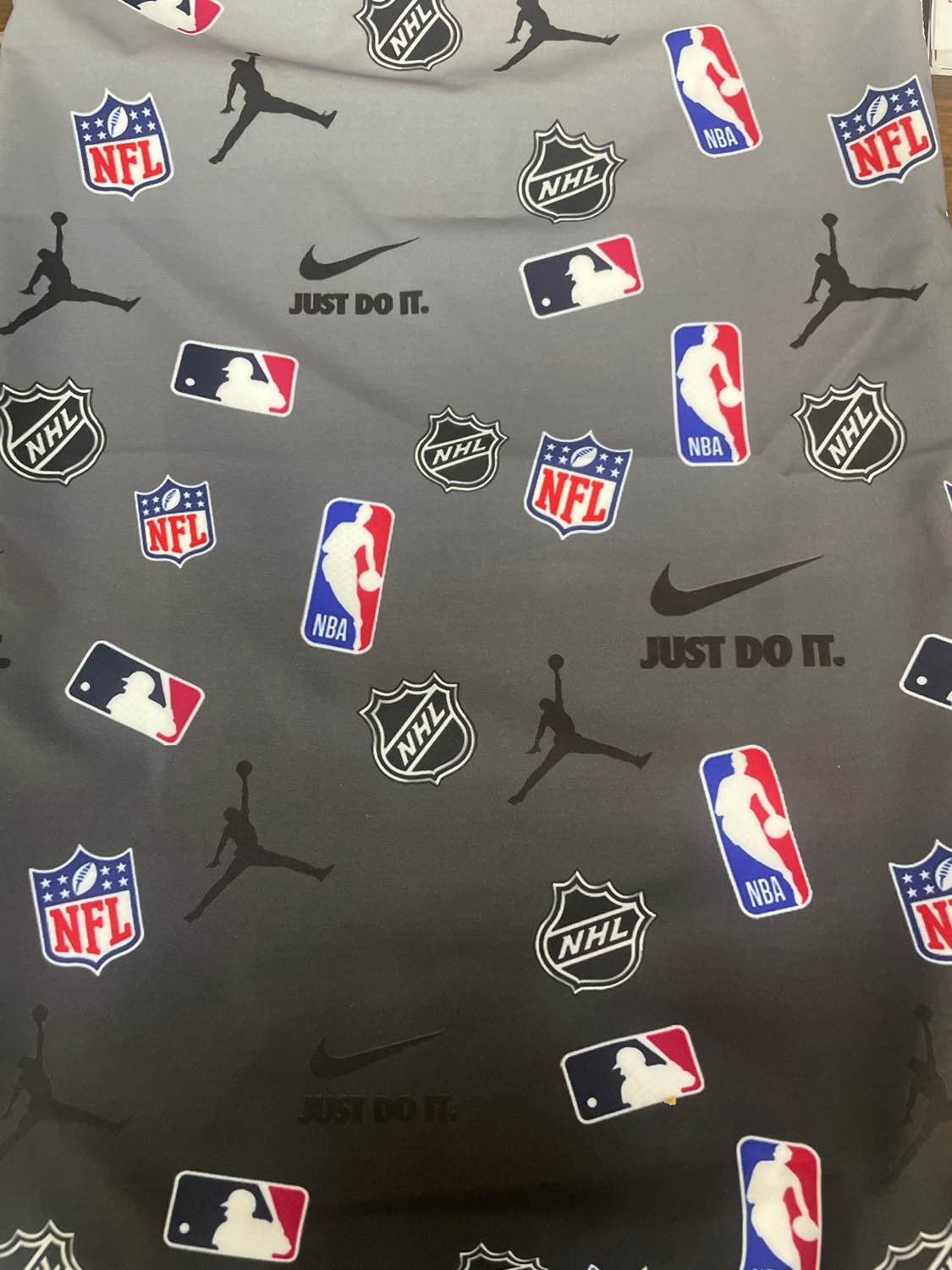 PENELOPE WILDBERRY LAUNDRY BAG-SPORT LOGO