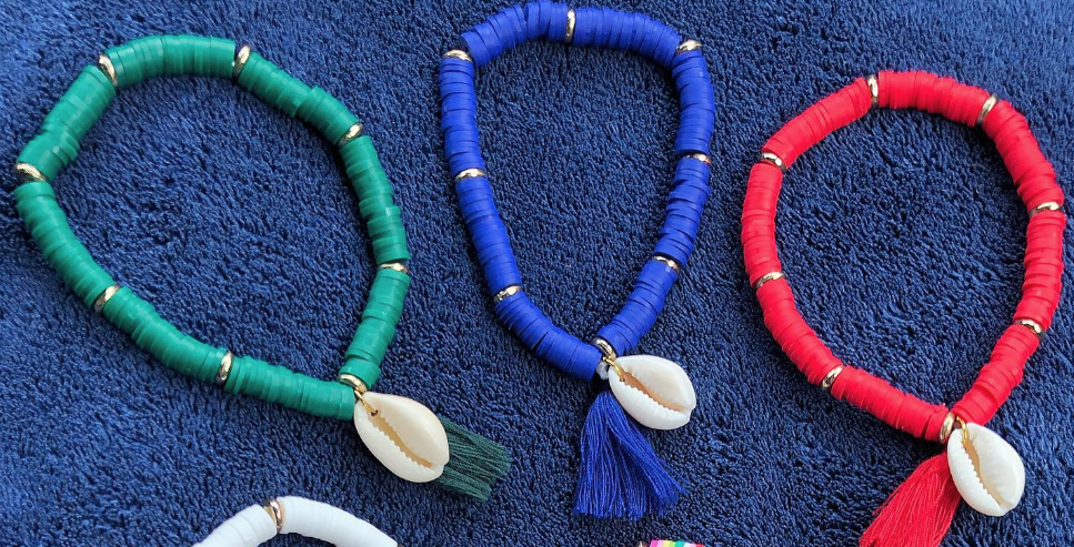 SHELL/TASSEL BRACELET