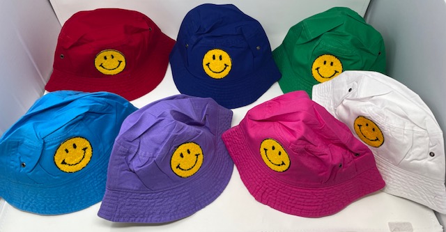 SMILEY BUCKET HAT
